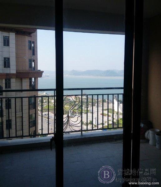 一线海景房 阳光海岸 中等装修3室2厅2卫 126